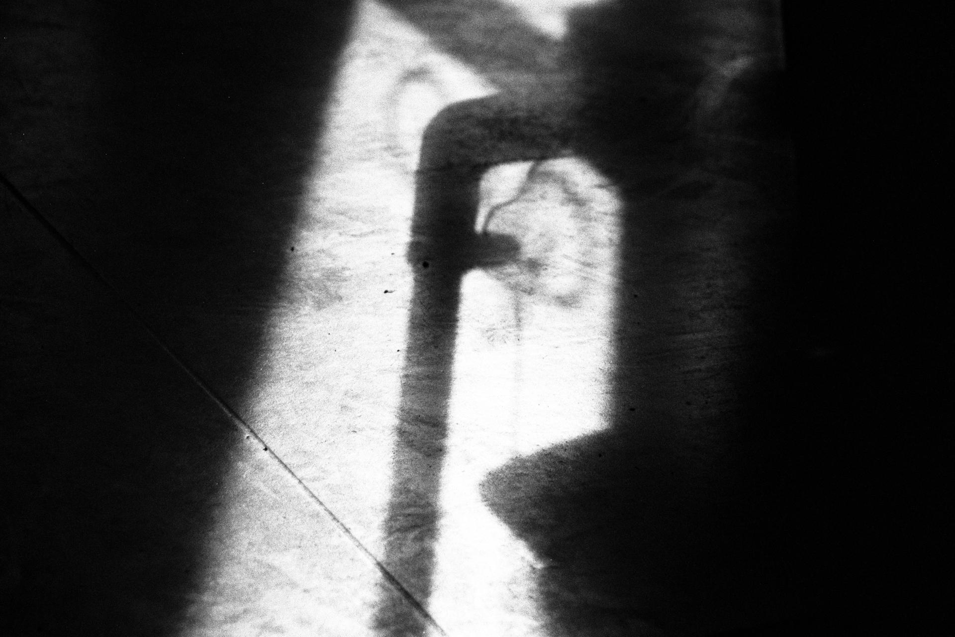 Thumbnail /2023 Berlin/reflektion nasser boden.jpg